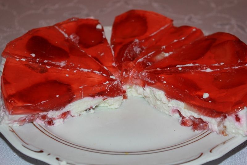 Sernik z truskawkami 