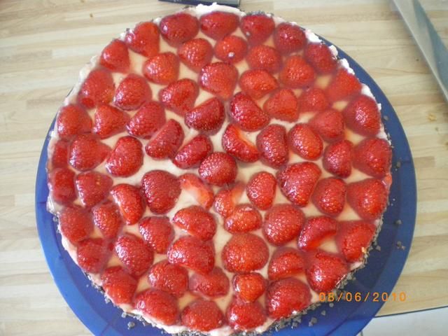 sernik z  truskawkami