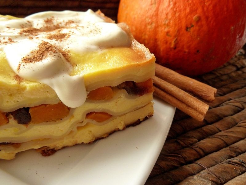 Sernikowa lasagne zapiekana z dynią i żurawiną Sernikowa lasagne zapiekana z dynią i żurawiną