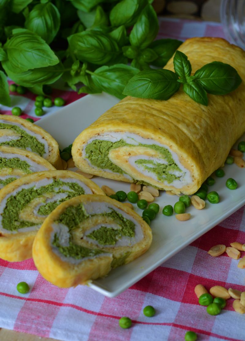 Serowa rolada z zielonym farszem 