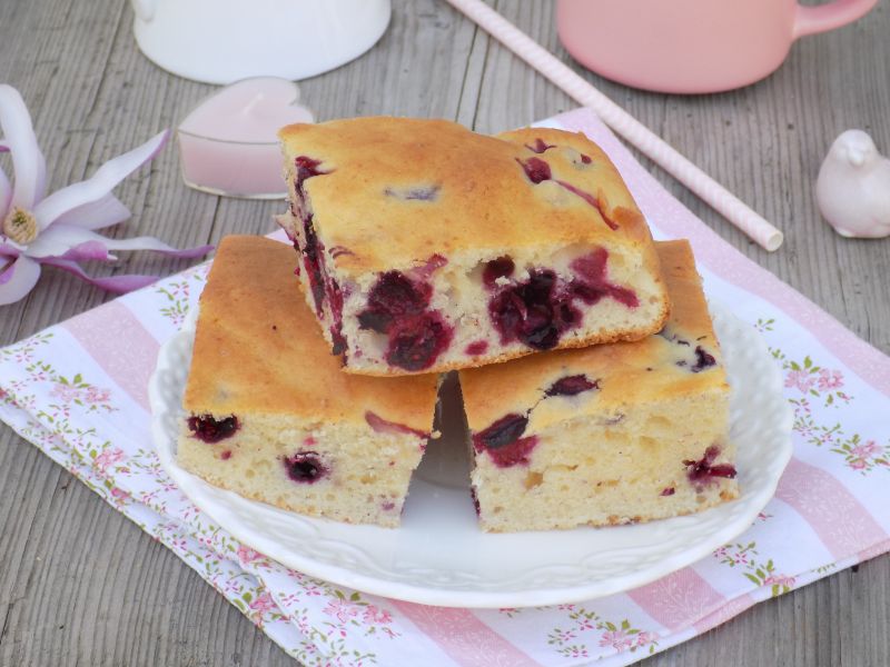 Serowe ciasto z jagodami kamczackimi Serowe ciasto z jagodami kamczackimi