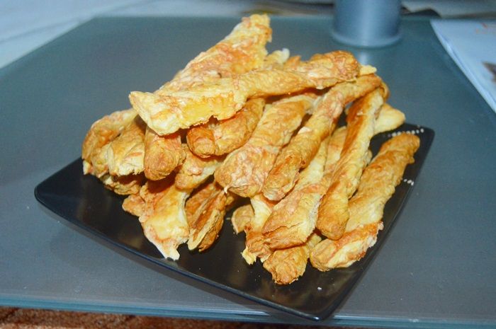 Serowe kruche paluchy