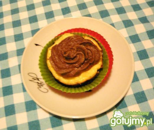 Serowe muffinki czekoladową pianką -