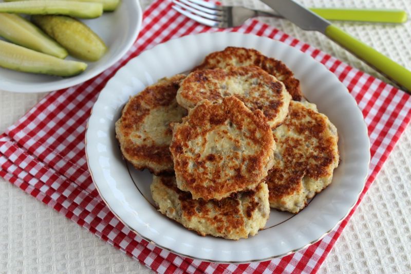 Serowe placki z otrębami i słonecznikiem  Serowe placki z otrębami i słonecznikiem