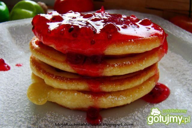 Serowe placuszki z konfiturą z porzeczki