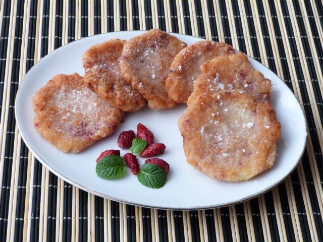 Serowe placuszki z poziomkami 