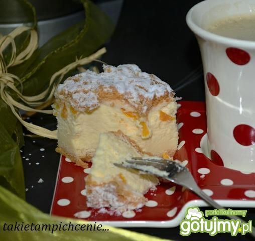 Serowiec z brzoskwiniami  Serowiec z brzoskwiniami