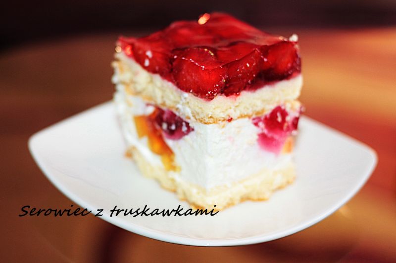 Serowiec z truskawkami Serowiec z truskawkami