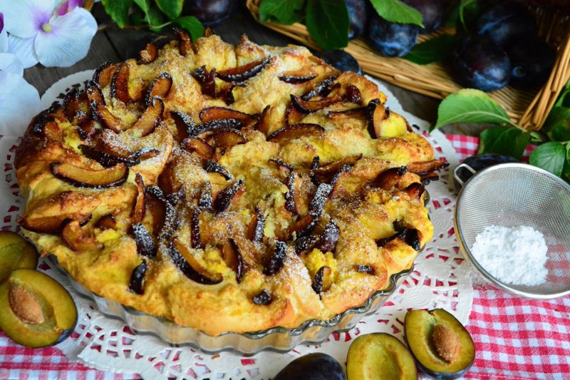 Serowo – śliwkowe ciasto drożdżowe Serowo – śliwkowe ciasto drożdżowe