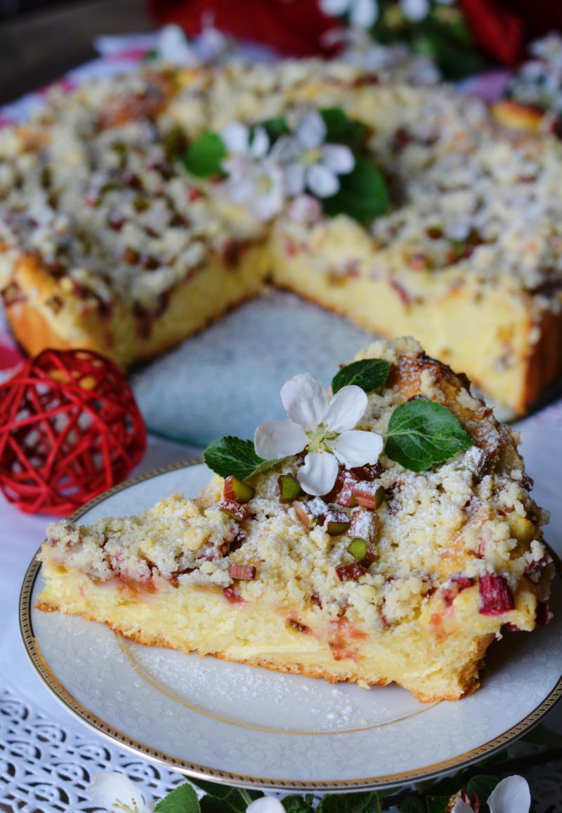 Serowy drożdżowiec z rabarbarem i nutą imbiru Serowy drożdżowiec z rabarbarem i nutą imbiru