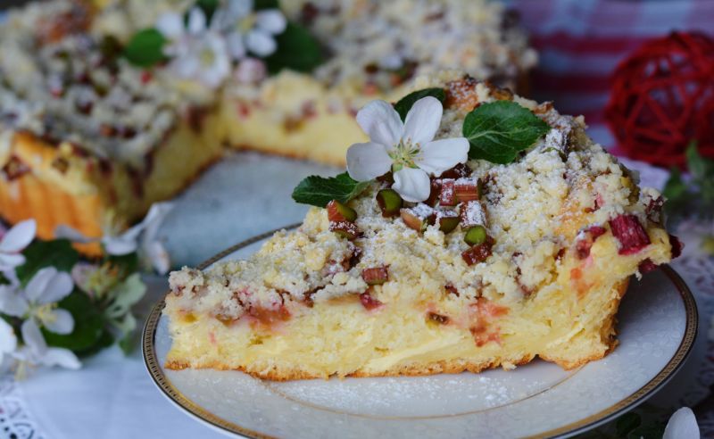 Serowy drożdżowiec z rabarbarem i nutą imbiru Serowy drożdżowiec z rabarbarem i nutą imbiru