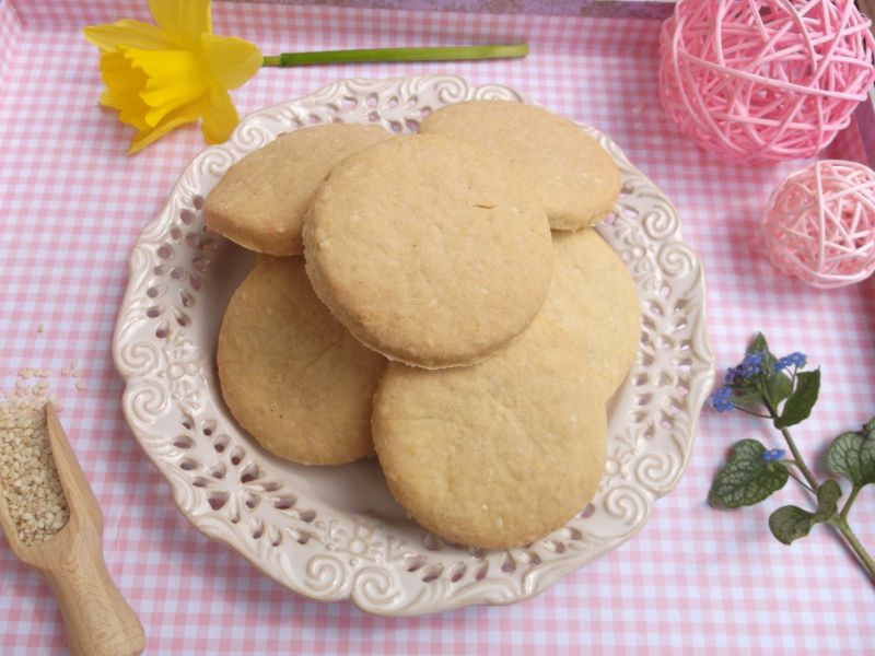 Sezamowe kruche ciasteczka