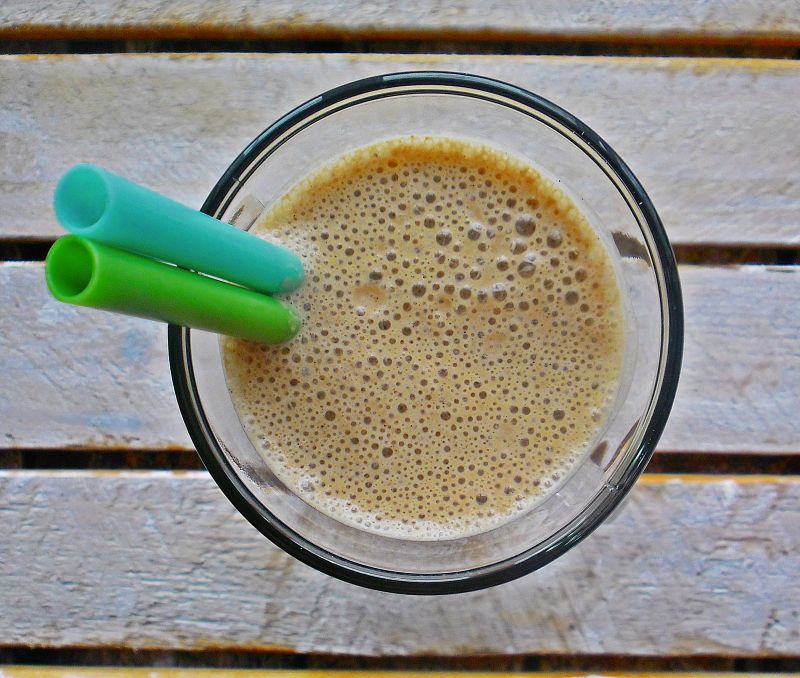 Shake kawowy z bananem, karobem i guaraną