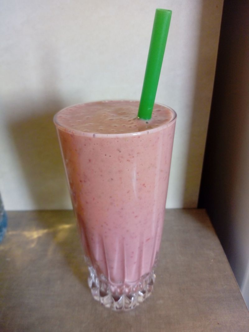 Shake truskawkowo - brzoskwiniowy Shake truskawkowo - brzoskwiniowy