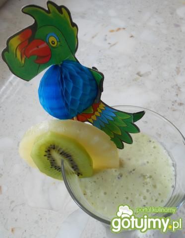 Shake z ananasem i kiwi