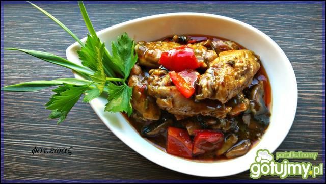 Skrzydełka paprykowo pieczarkowe Skrzydełka paprykowo pieczarkowe