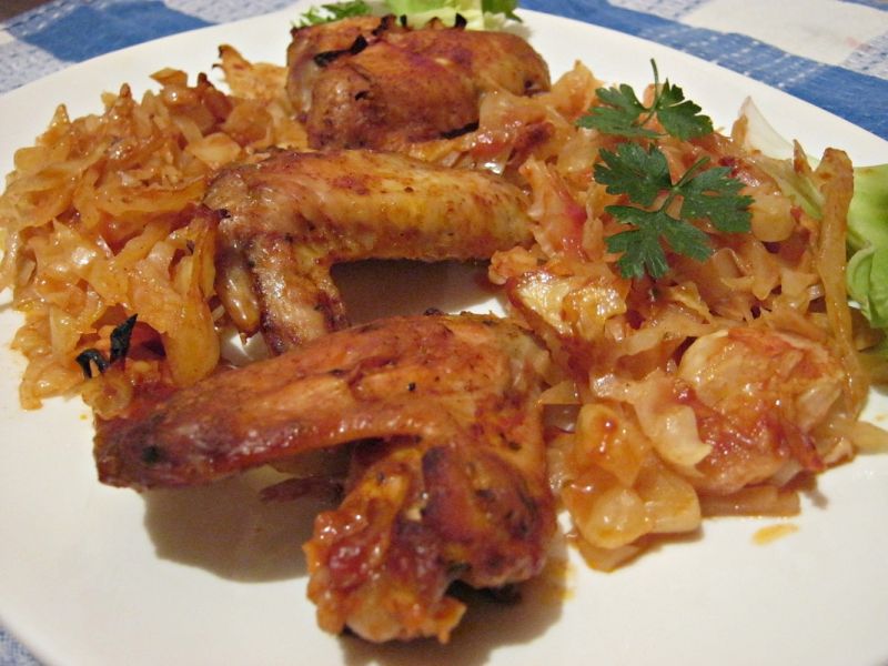 Skrzydełka pieczone w kapuście Skrzydełka pieczone w kapuście