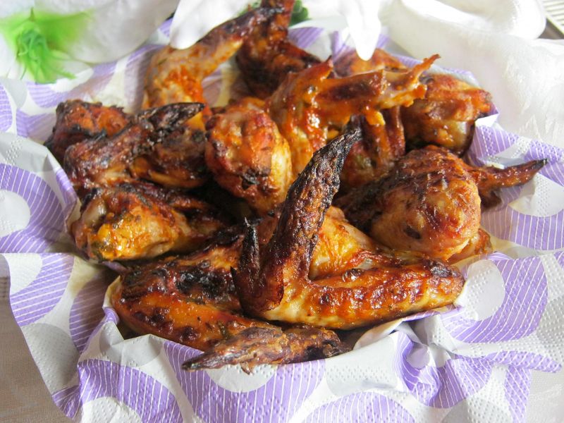 Skrzydełka pieczone w sosie tysiąca wysp Skrzydełka pieczone w sosie tysiąca wysp