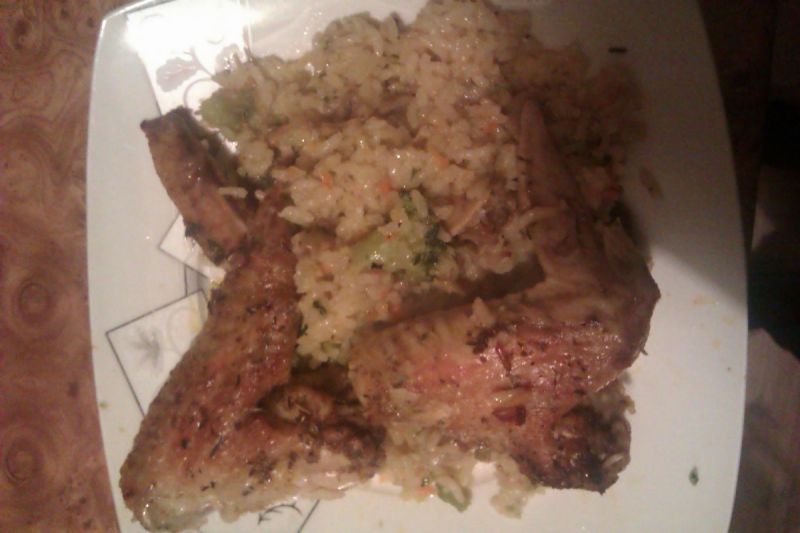 Skrzydełka pieczone z ryżem