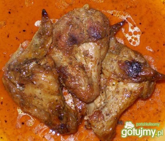 Skrzydełka pomarańczowo- pomidorowe 