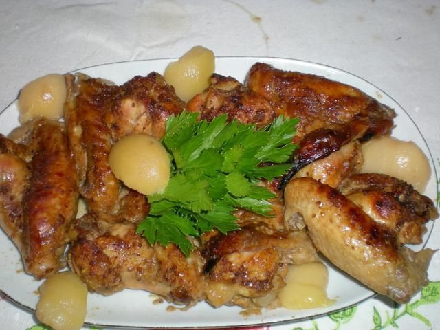 Skrzydełka w marynacie brzoskwiniowej