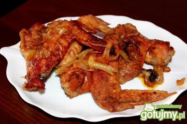 Skrzydełka w maryncie miodowopaprykowej  Skrzydełka w maryncie miodowopaprykowej