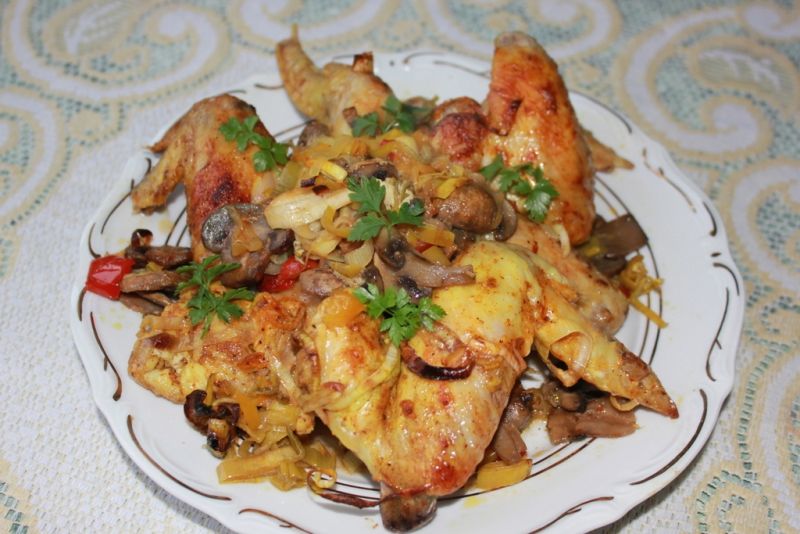 Skrzydełka w warzywach Skrzydełka w warzywach