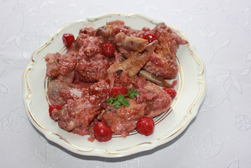 Skrzydełka w wiśniach Skrzydełka w wiśniach