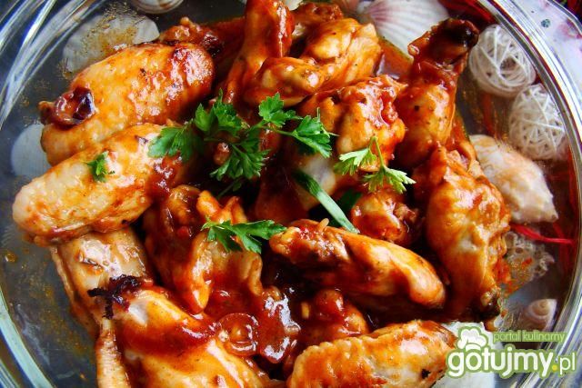 Skrzydełka z rękawa w sosie 