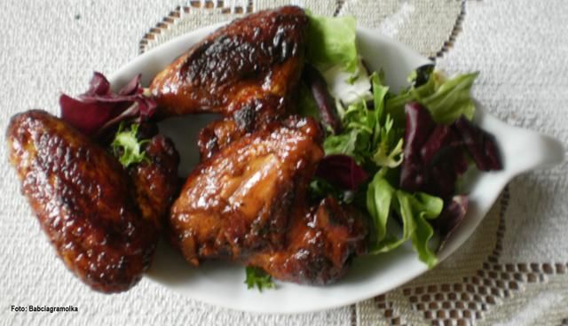 Skrzydełka ,,zmarnowane ,, w buraczkach: