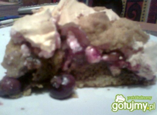 Skubaniec z borówkami i bezą