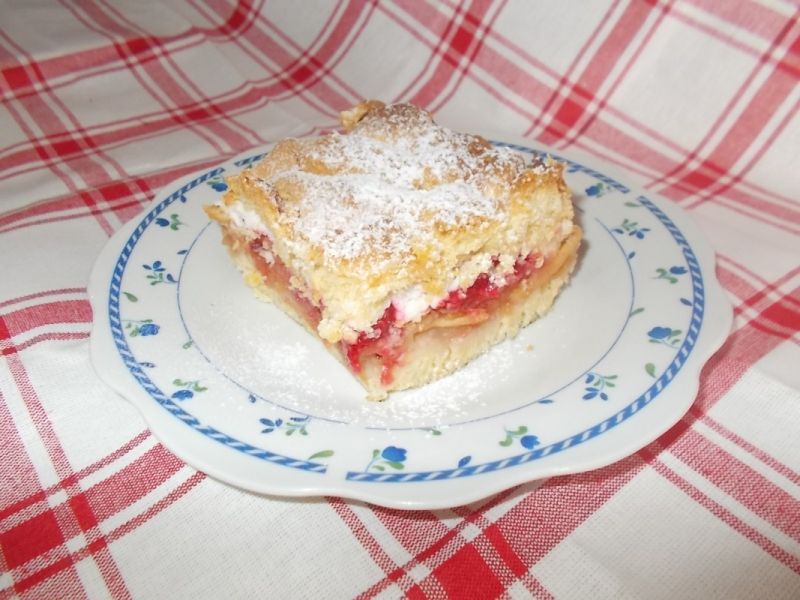 Skubaniec z jabłkami i malinami 