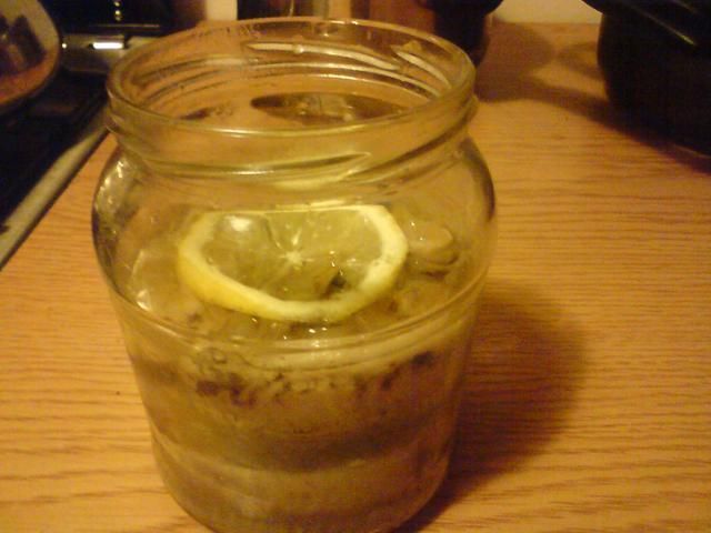 Śledź korzenny z cebulową konfiturą Śledź korzenny z cebulową konfiturą