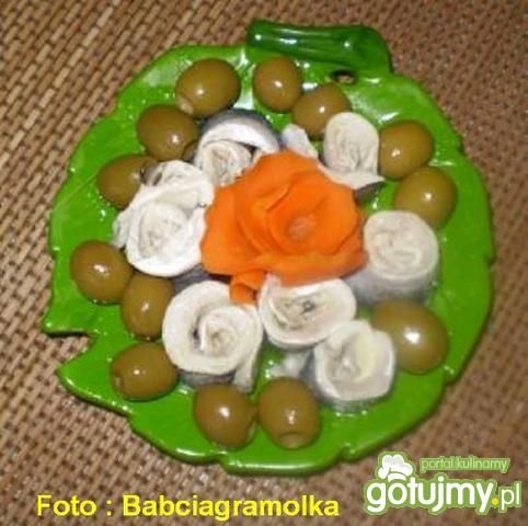 Śledź marynowany w oleju estragonowym  Śledź marynowany w oleju estragonowym