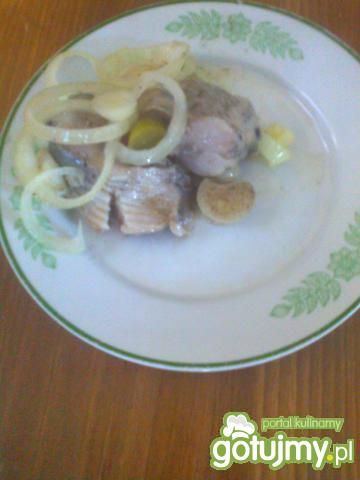 Śledź marynowany z cebulą Śledź marynowany z cebulą