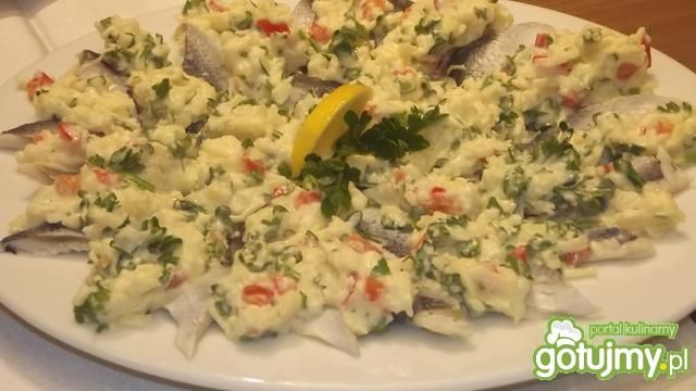 Śledź pod sosem majonezowo jabłkowym