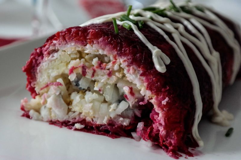 Śledź w futrze (rolada)