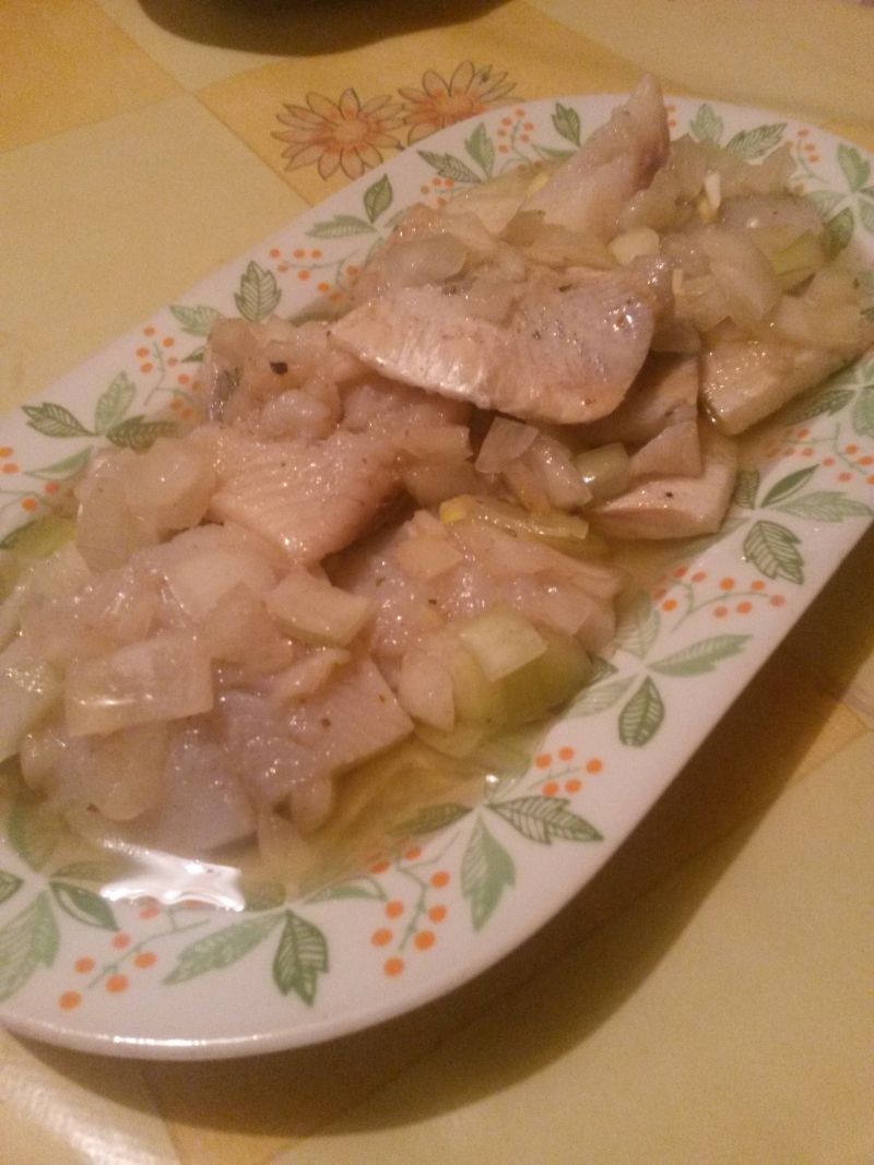 Śledź w oleju z cebulą Śledź w oleju z cebulą