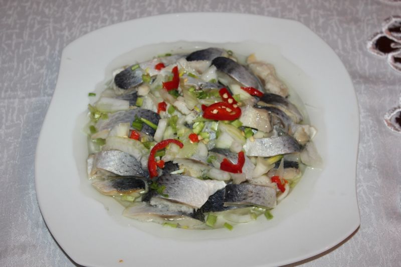 Śledź w oleju z cebulką 