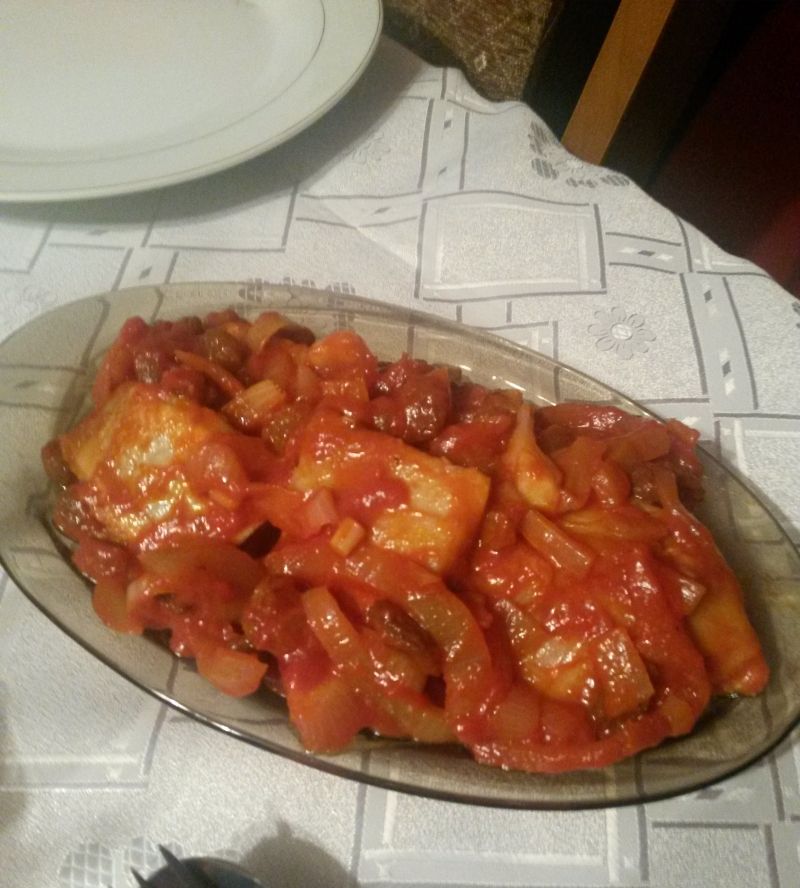 Śledź w pomidorowym sosie