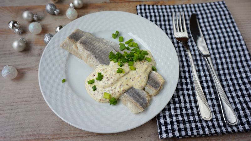 Śledź w sosie musztardowym