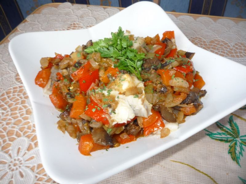 Śledź w warzywach po węgiersku