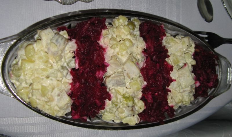 Śledź z buraczkami