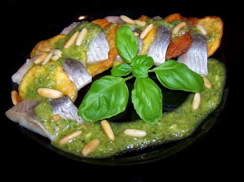 Śledź z chispami i pesto Śledź z chispami i pesto