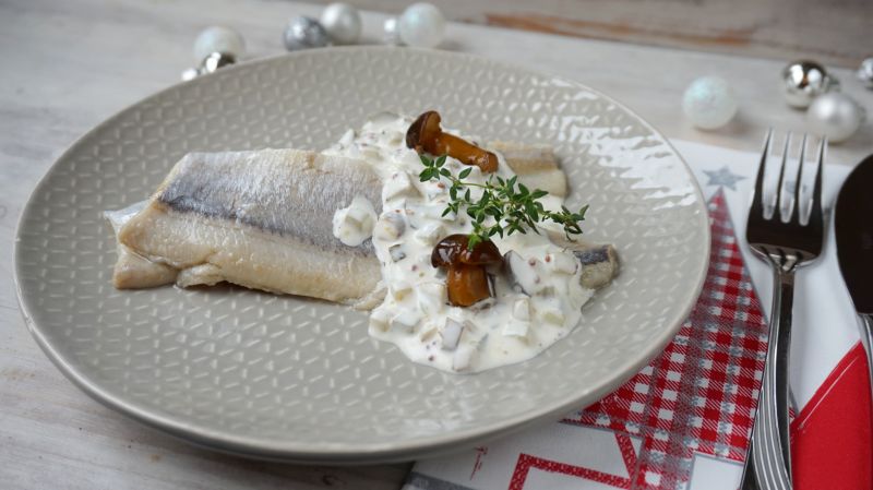 Śledź z sosem tatarskim Śledź z sosem tatarskim