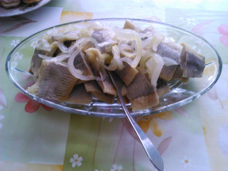 Śledzie cebulowo czosnkowe Śledzie cebulowo czosnkowe