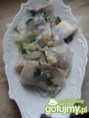 Śledzie domowe z cebulką