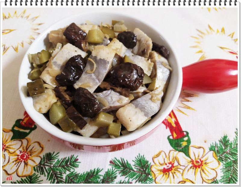 Śledzie Eli z podgrzybkami Śledzie Eli z podgrzybkami