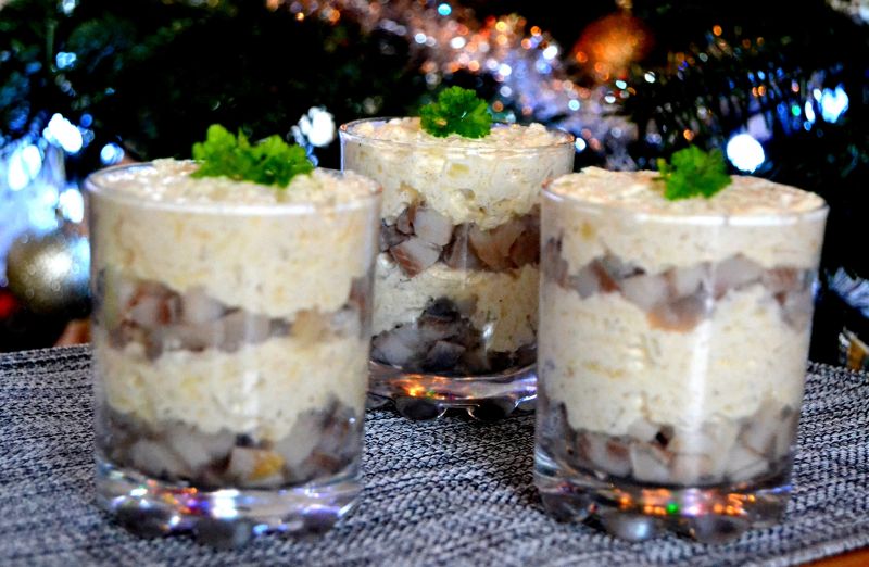 Śledzie pod pierzynką Śledzie pod pierzynką