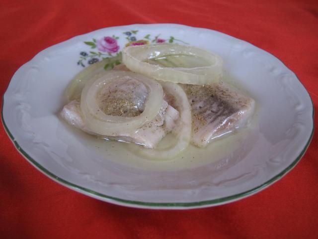 Sledzie w oleju z pieprzem Sledzie w oleju z pieprzem